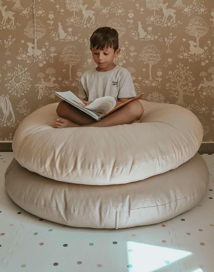 KoKo's Room - Beige Round Reading Floor Pouf