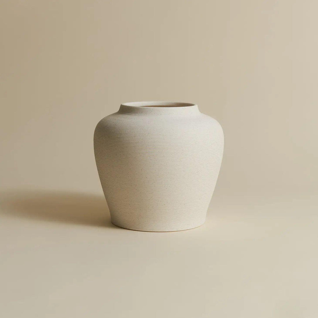 Ivory Curvy Vase - Large